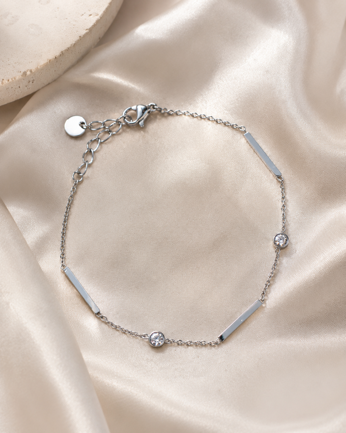 Lumiere Bar Bracelet