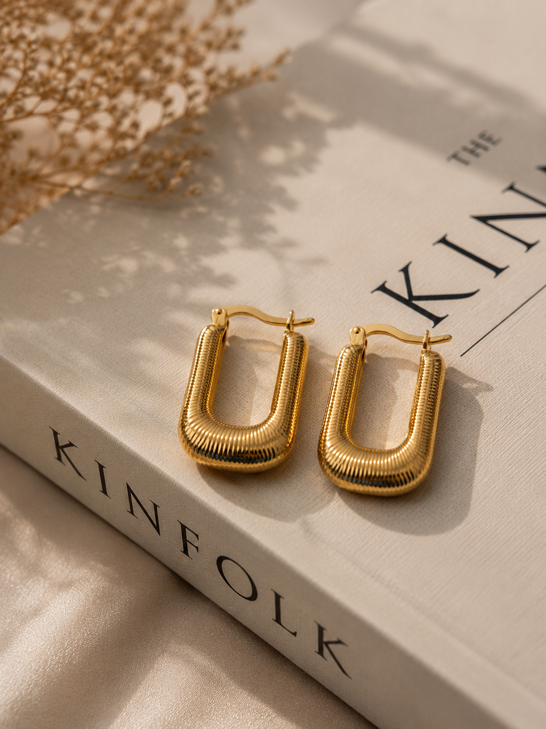Maelle Ribbed Hoops