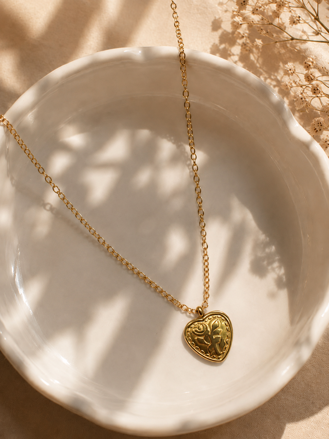 Rose Heart Pendant Necklace | 18K Gold Plated Waterproof Necklace